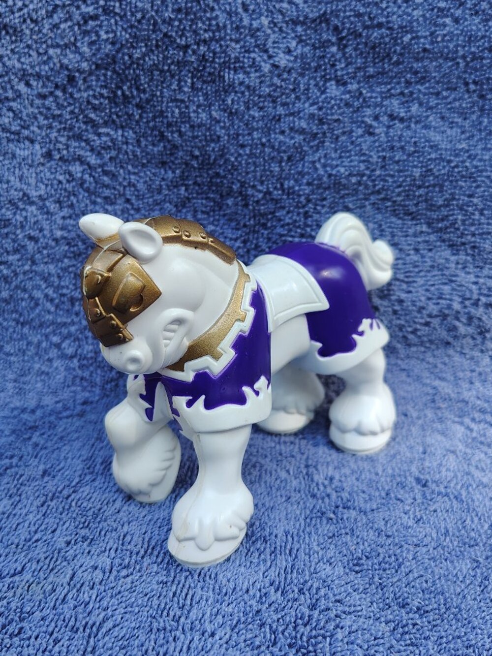 Fisher Price Great Adventures Royal Coach White Horse Gold Mane Purple Armor
